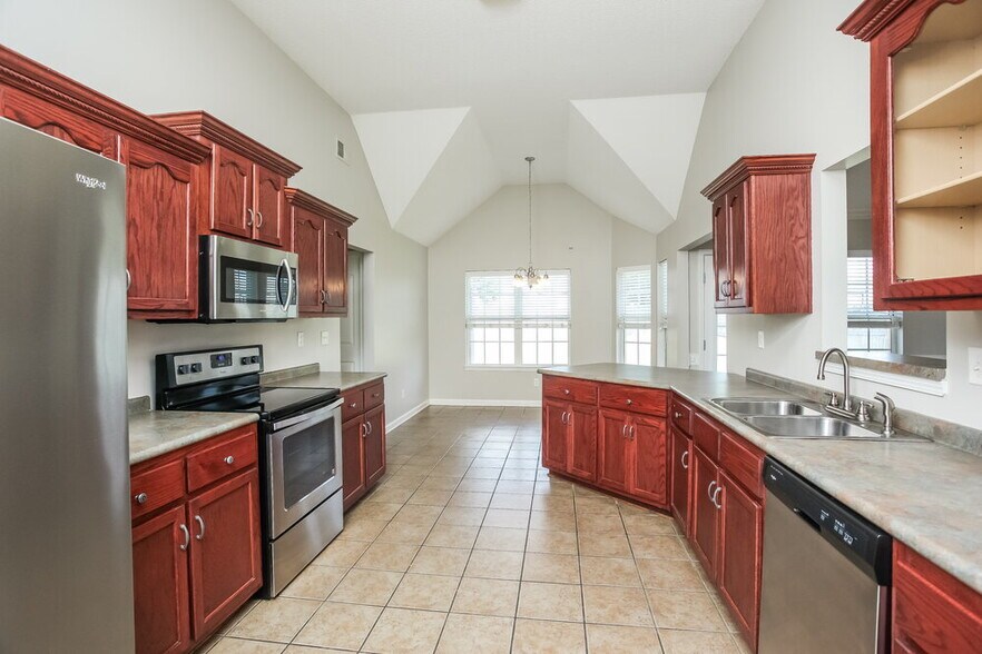 Building Photo - 8332 Pinnacle Dr