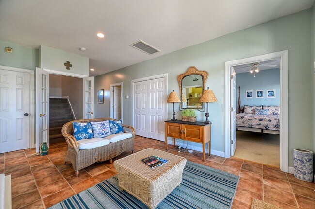 Building Photo - OFF-SEASON FURNISHED MONTHLY RENTAL STARTI...