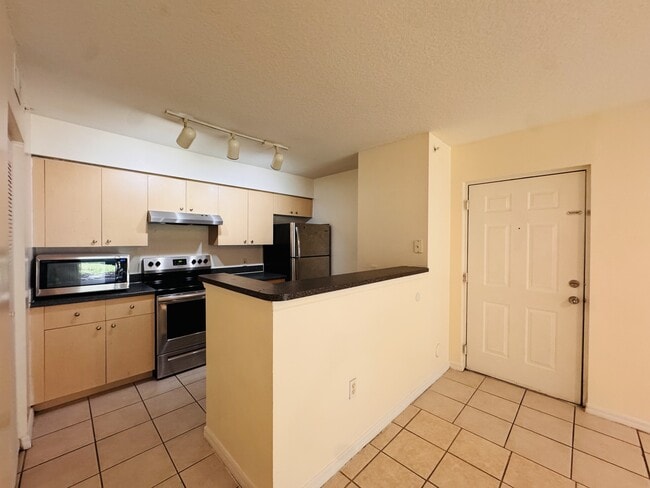 Building Photo - 4271 San Marino Blvd