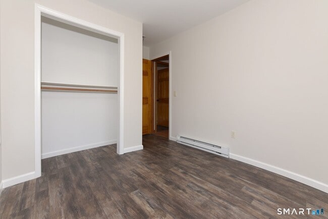 Building Photo - 81 Middletown Ave