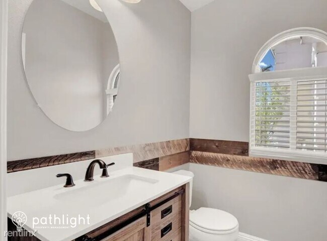 Building Photo - 4 br, 2 bath House - 9803 Silver Lasso Str...