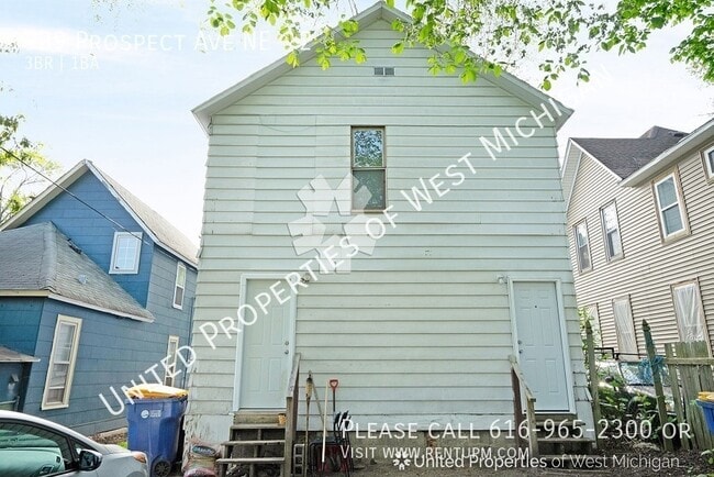 Building Photo - Available Now | 3 Bedroom, 1 Bath Upper Le...