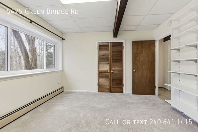 Building Photo - 5475 Green Bridge Rd