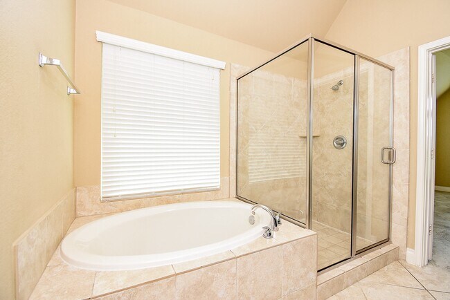 Building Photo - 10310 Rouken Glen Ct.