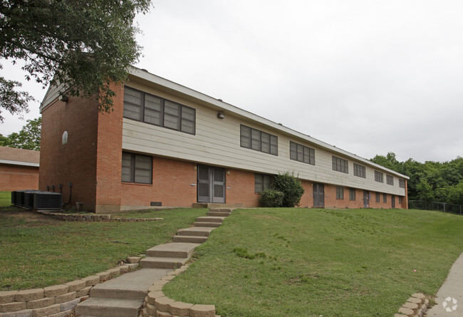 Building Photo - Brackins Village