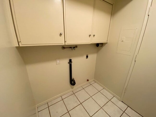 Building Photo - FULLERTON TOWNHOUSE NEAR CSUF   AVAILABLE ...