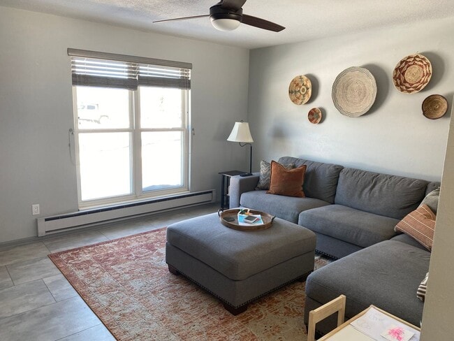 Building Photo - 1144 Maple Dr