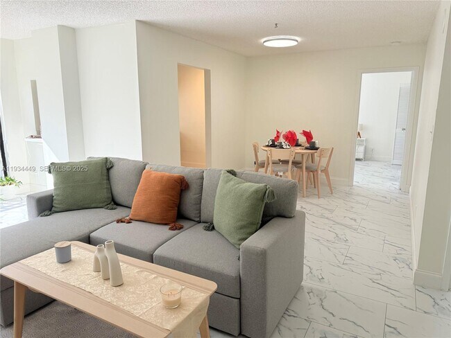 Building Photo - 16909 N Bay Rd