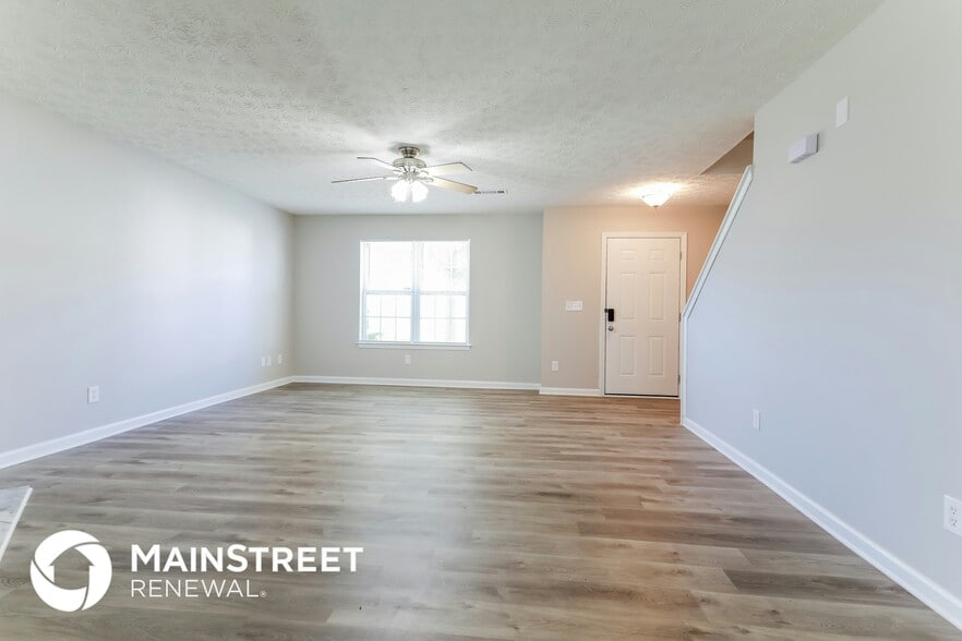 Building Photo - 180 Springbottom Dr SE