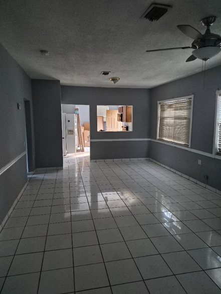 Building Photo - 1068 NW 31st St