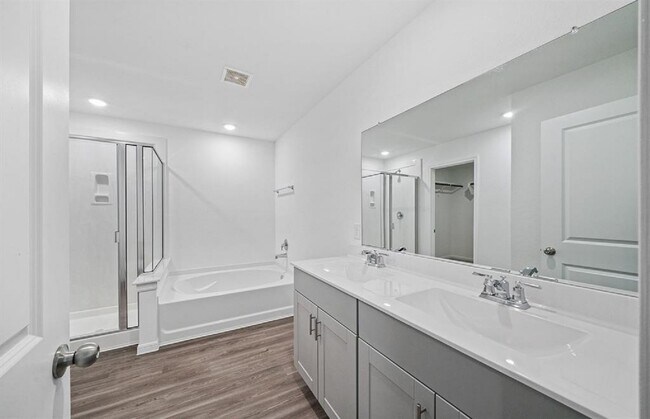 Building Photo - 1020 Laguna Cv Dr