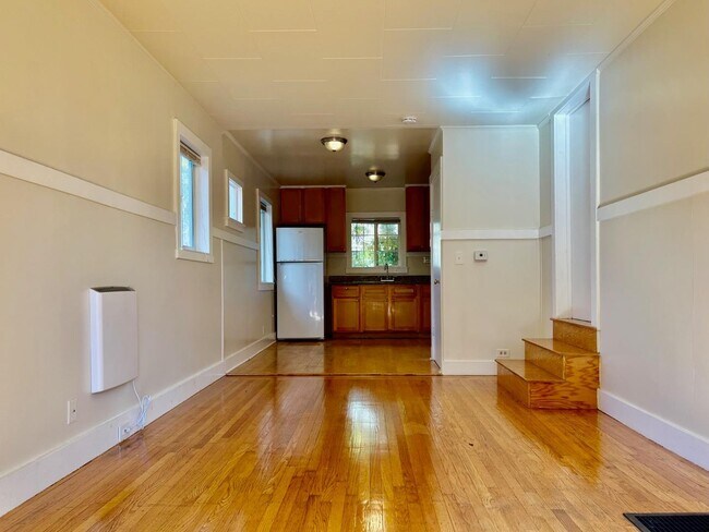 Building Photo - 2609 McGee Ave