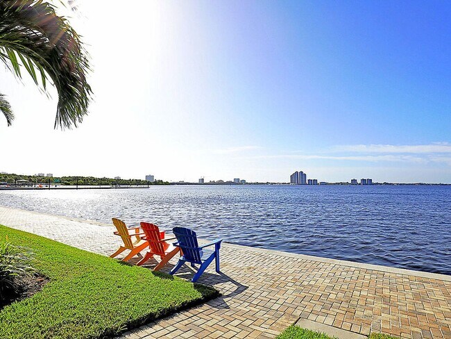 Building Photo - Palms at Waters Edge 3344-M6