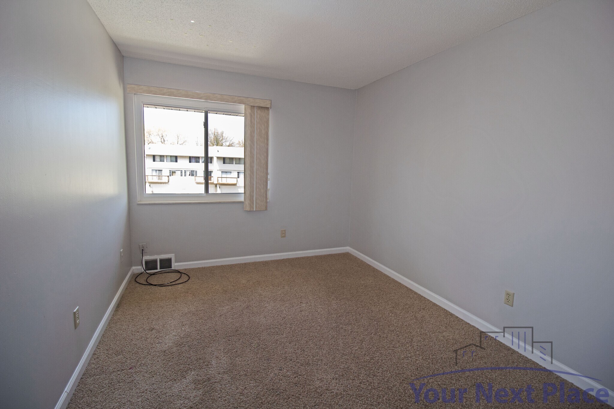 Building Photo - 4340 Chatsworth Cir