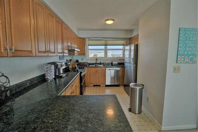 Building Photo - UNBELIEVEABLE VIEWS - Ocean Front OFF SEAS...