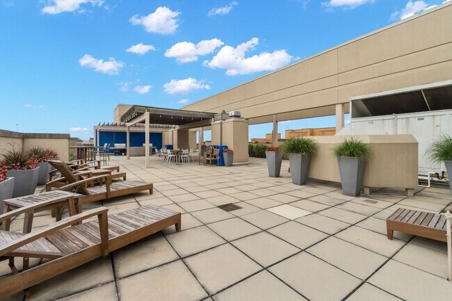 Building Photo - Madrigal Lofts in Mt Vernon Triangle | 2 Bed | 2 Bath | 920 Sf | Balcony | 1 Garage Parking Space