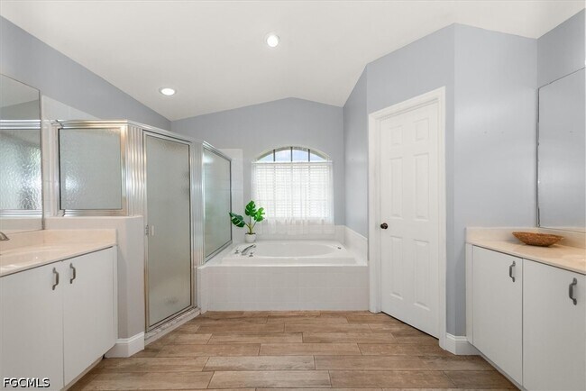 Building Photo - 9241 Bramble Ct