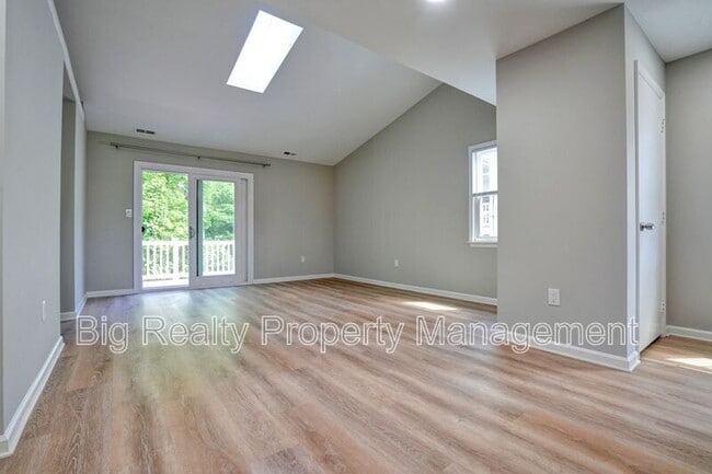 Building Photo - 1732 Rosewood Ct