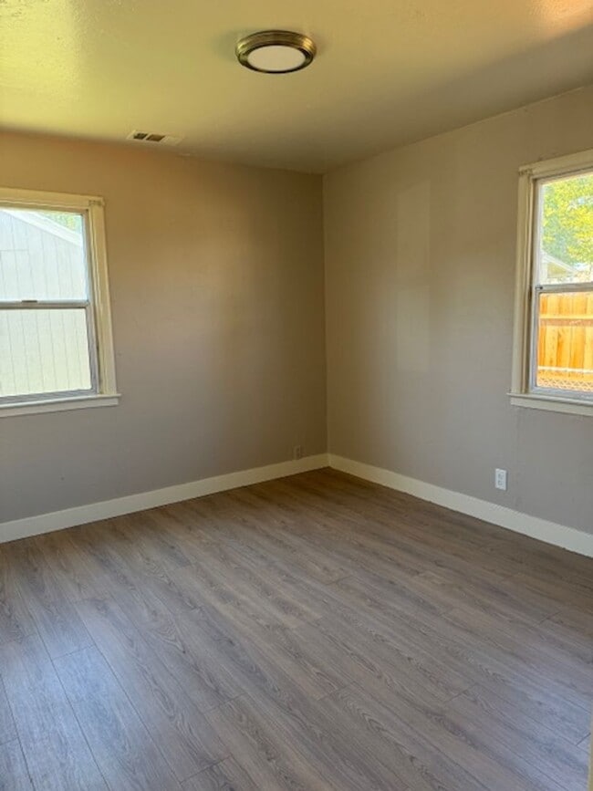 Building Photo - 2324 Edison Ave
