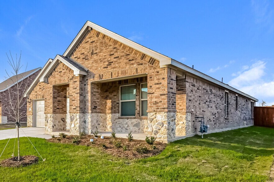 Building Photo - 2152 Gill Star Dr