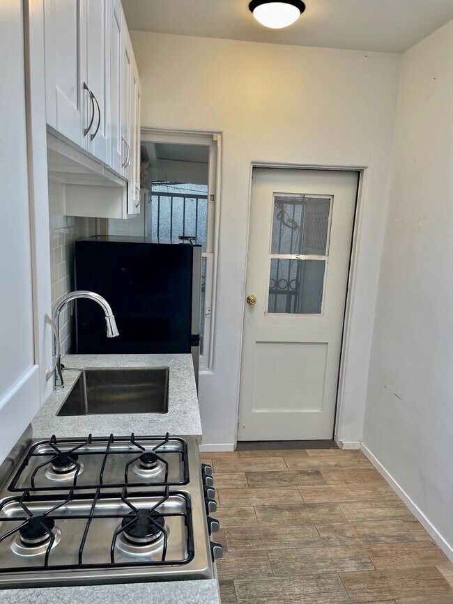 Building Photo - 1 bed 1 bath Kensington