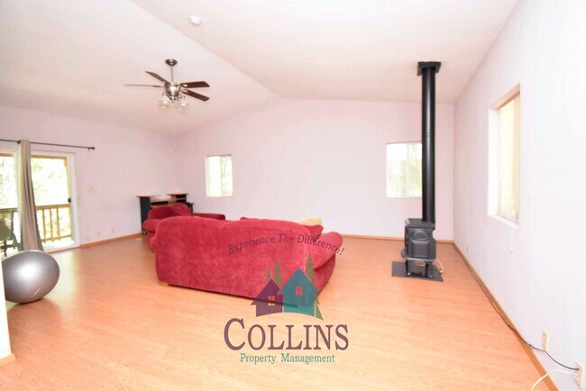 Building Photo - 12999 Capitol Dr