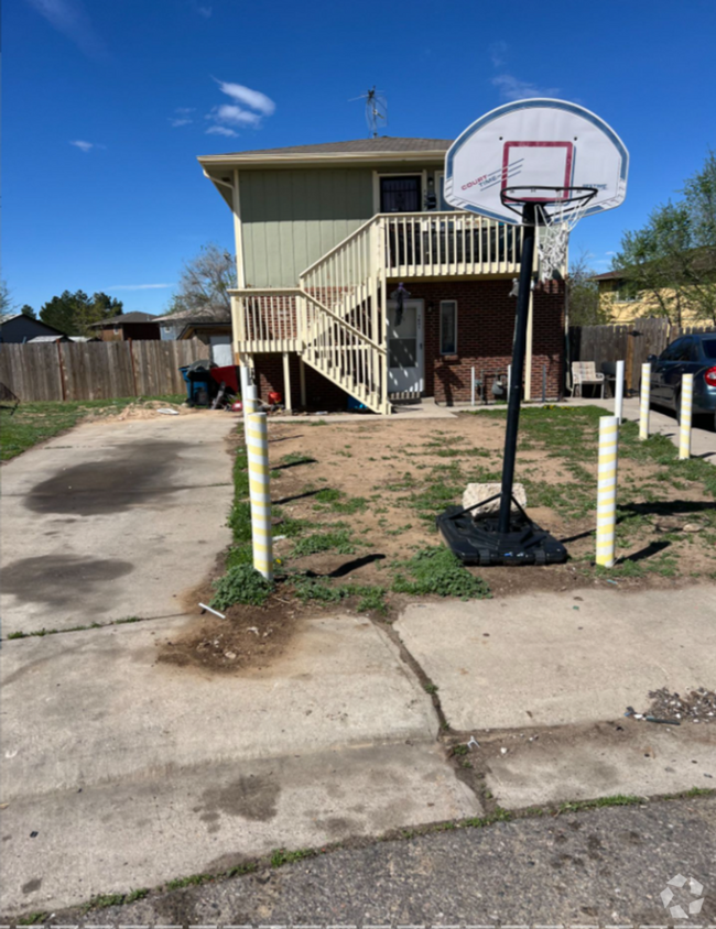 Building Photo - Bedrooms 1 Bathroom / Duplex in Commerce City