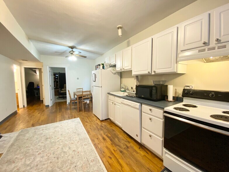 Building Photo - 840 Huntington Ave