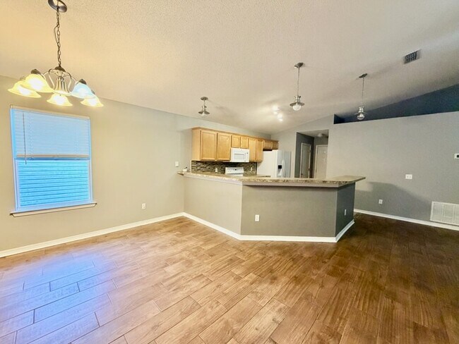 Building Photo - 2070 Catline Cir