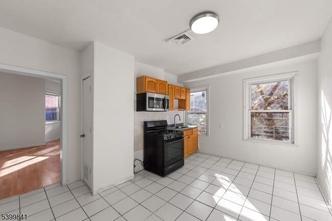 Building Photo - 84 Washington Pl