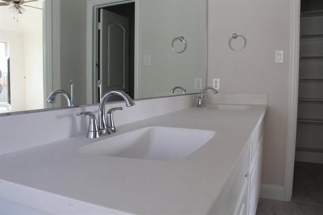 Building Photo - 6413 Viejo St