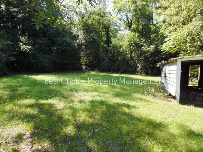 Building Photo - 517 Creswell Ave