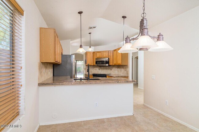 Building Photo - 4715 E Briarwood Terrace