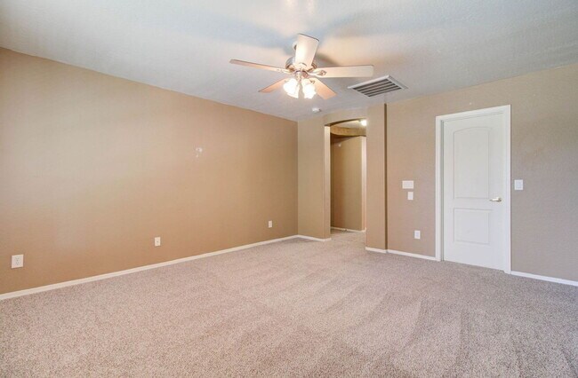 Building Photo - 15882 N 172nd Ln