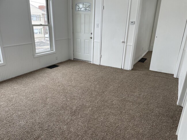 Building Photo - 100 Summit Ave