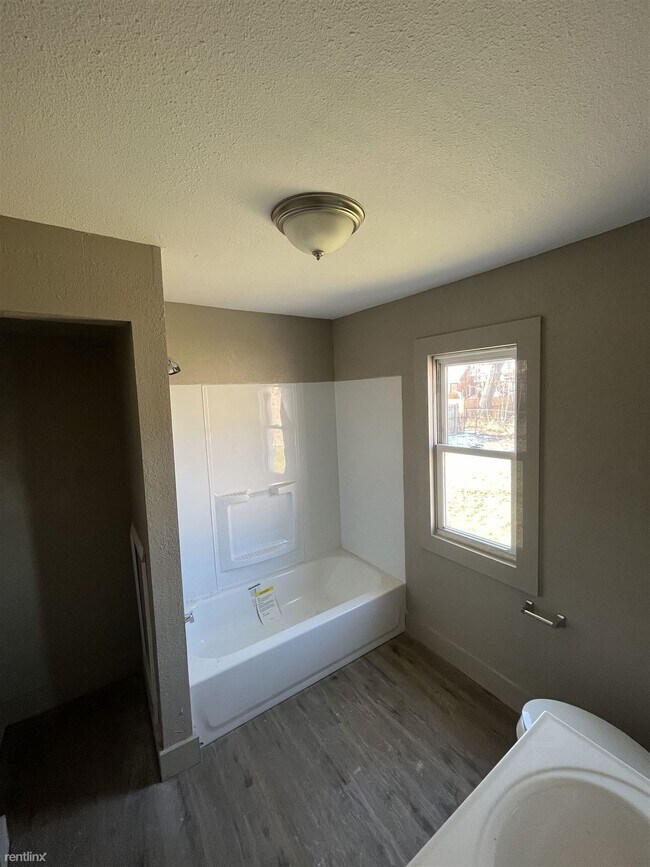 Building Photo - 2 br, 1 bath House - 3808 18th St