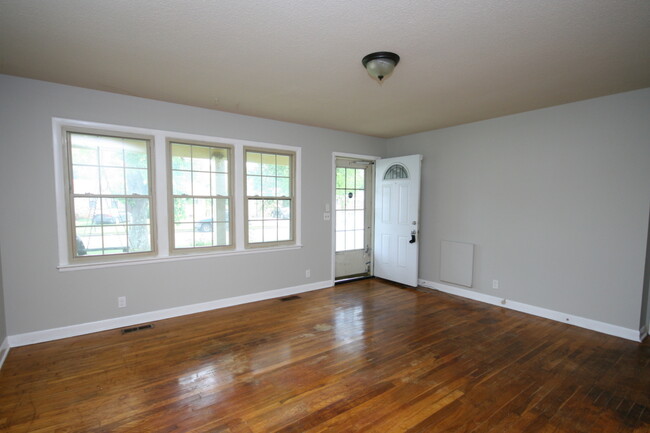 Building Photo - 4029 Knollbrook Dr NW