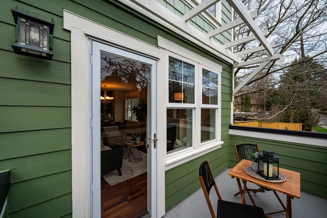 Building Photo - 5801 55th Ave NE