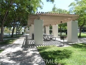Building Photo - 24 Alevera