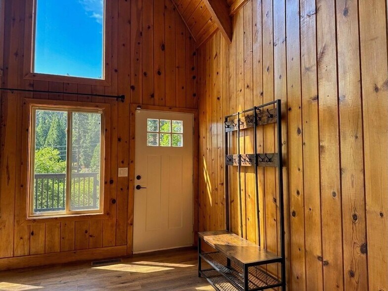 Building Photo - 22374 Glenwood Dr