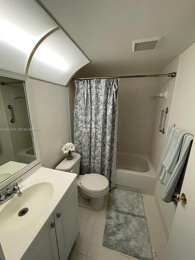 Building Photo - 13250 SW 4th Ct