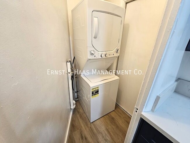 Building Photo - 824 Belmont Ave