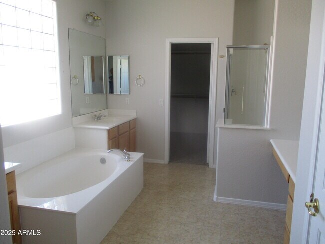 Building Photo - 3534 W Rushmore Dr