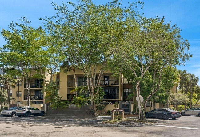 Building Photo - 10835 SW 112th Ave