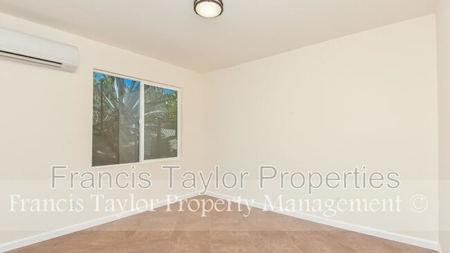 Building Photo - 2559 Haas St