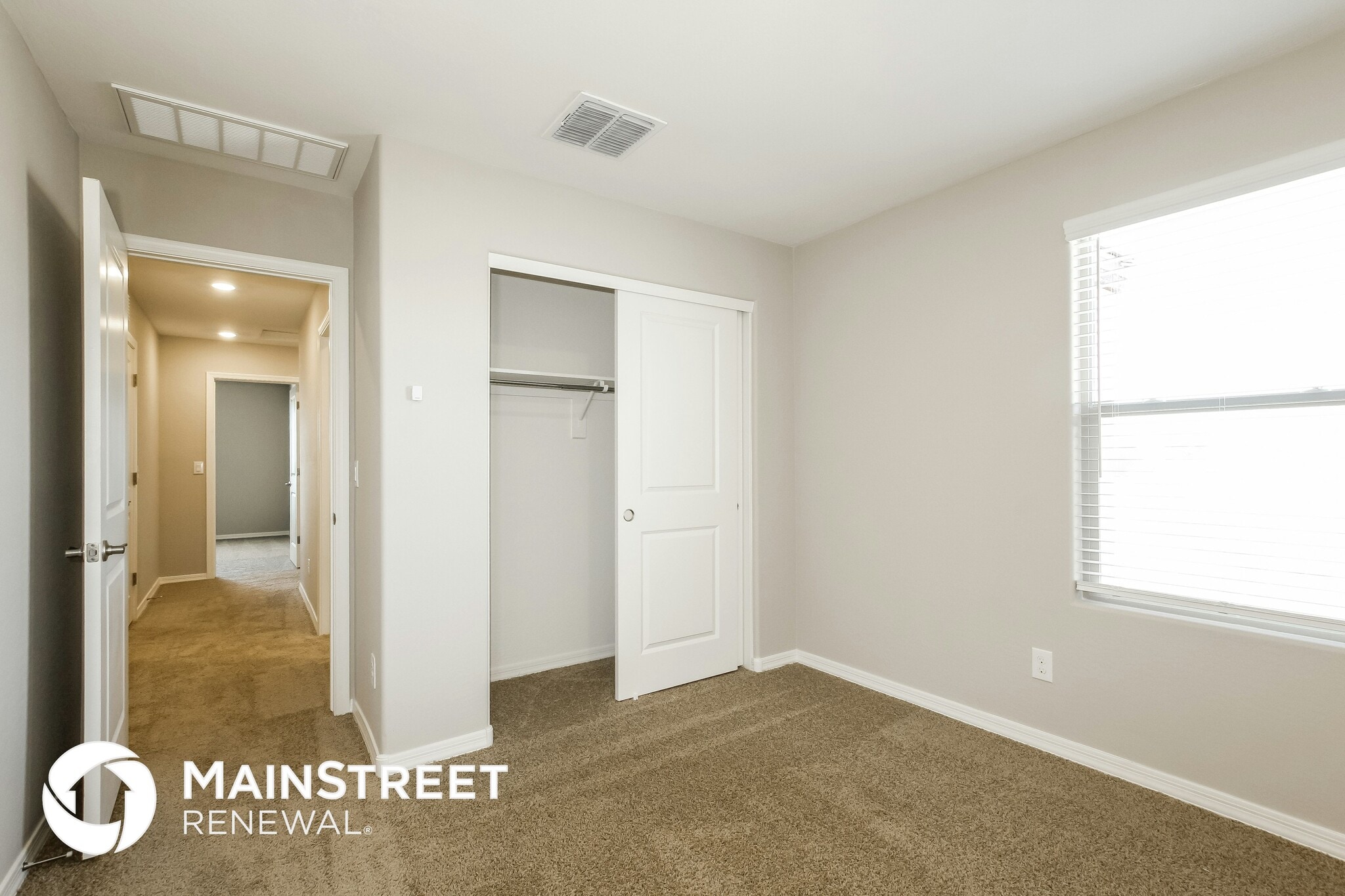 Building Photo - 3915 S 82nd Dr