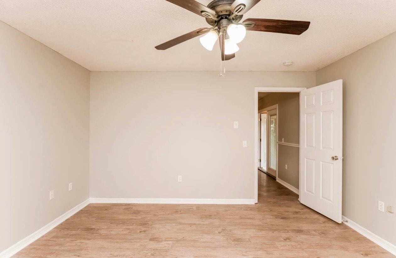 Building Photo - 1127 Cord Ct