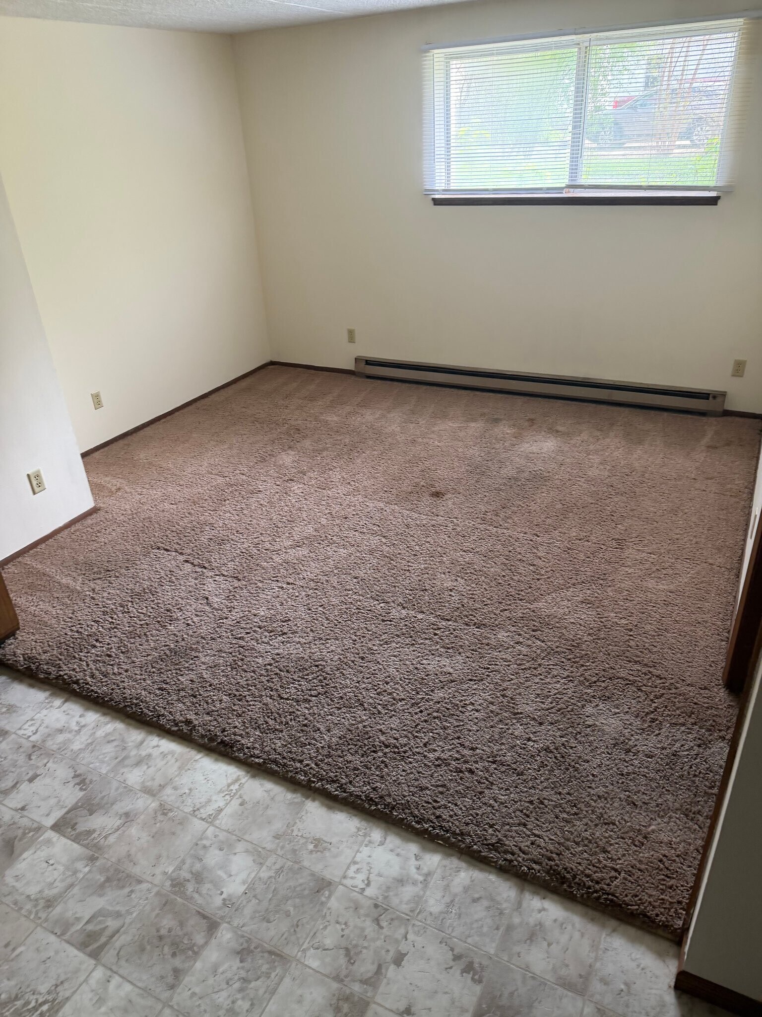 Building Photo - 431 W Main St