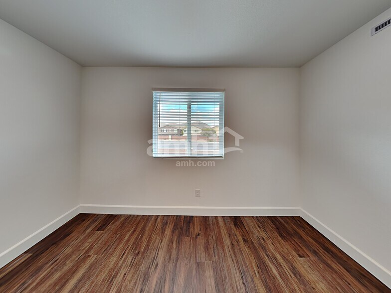 Building Photo - 5776 Las Vegas Crk St