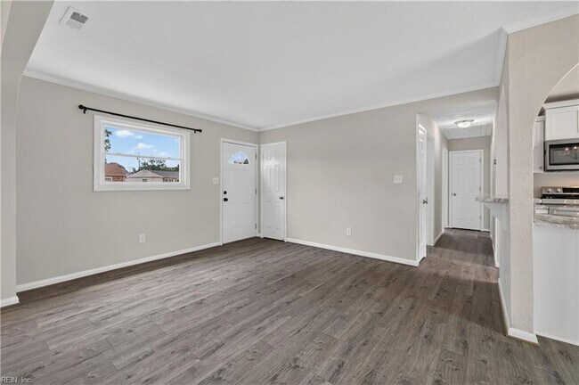 Building Photo - 805 Fairfield Blvd